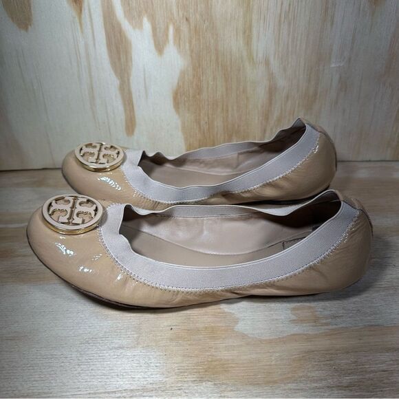 Tory Burch Tan Leather Flats with Signature Medallion - Picture 1 of 9